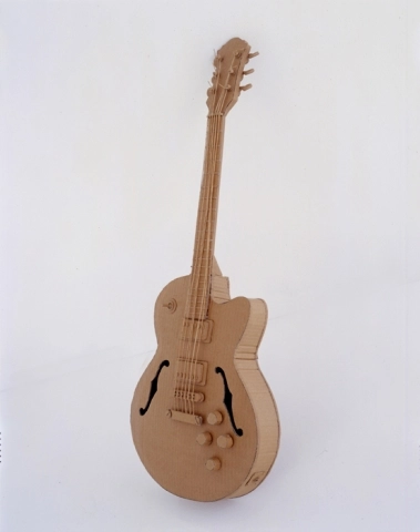 cách làm đàn guitar bằng bìa cứng