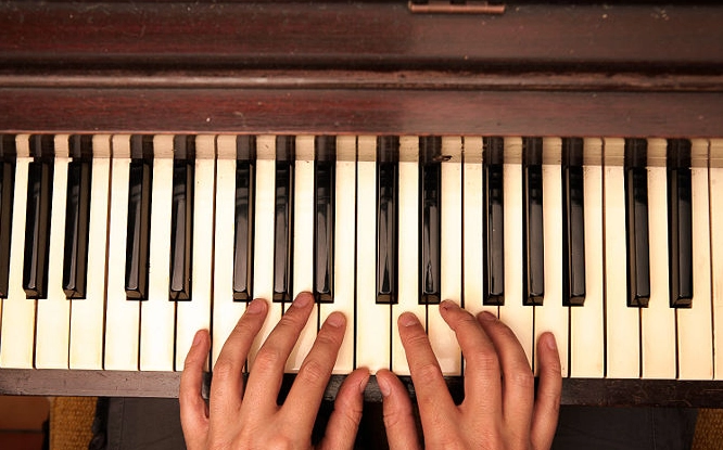 học đàn piano cho người mới bắt đầu