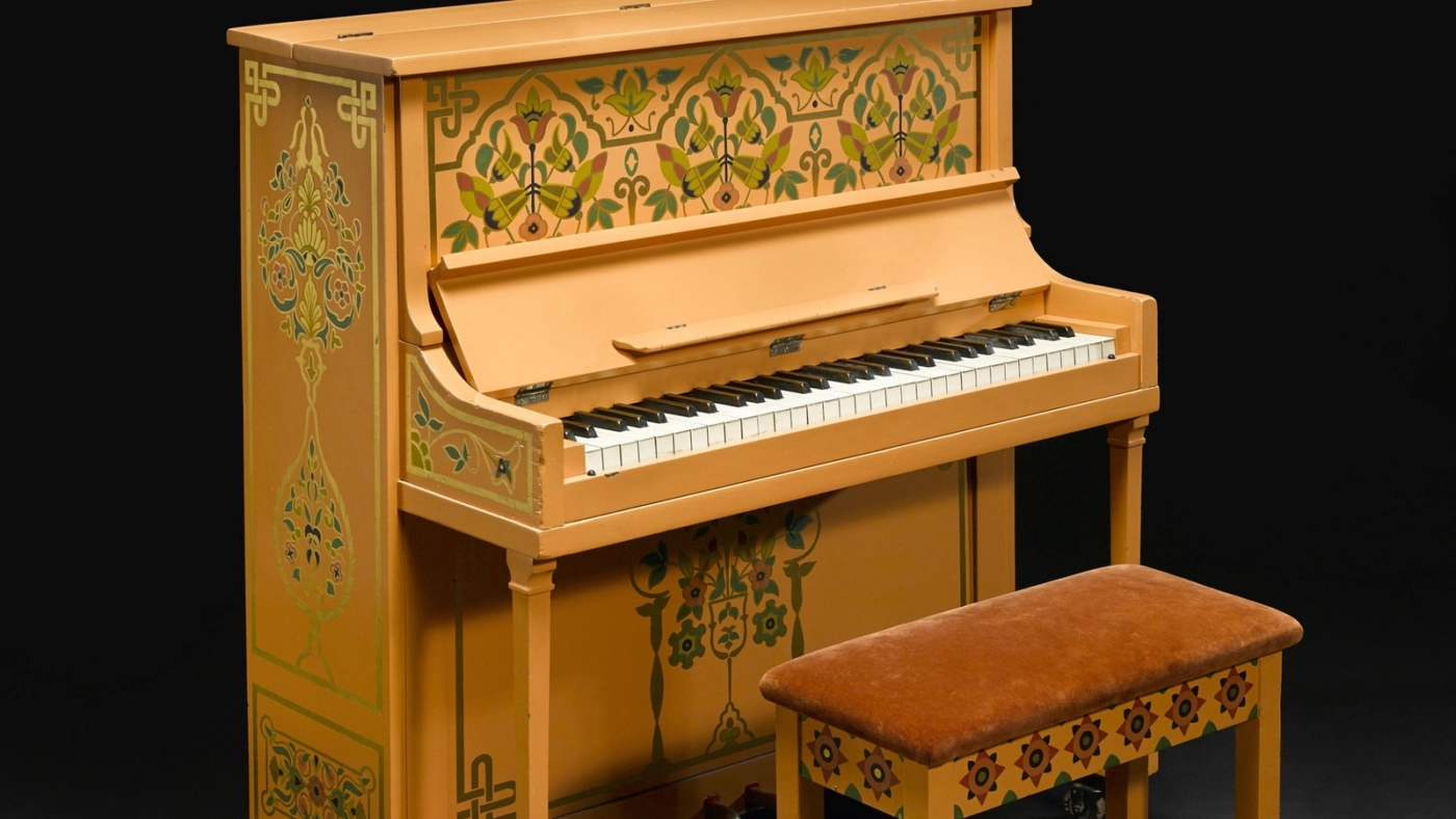 Khám phá top 7 cây đàn piano đắt nhất thế giới, tuyệt tác nghệ thuật kết hợp âm thanh hoàn hảo và lịch sử độc đáo. Tìm hiểu giá trị vượt thời gian