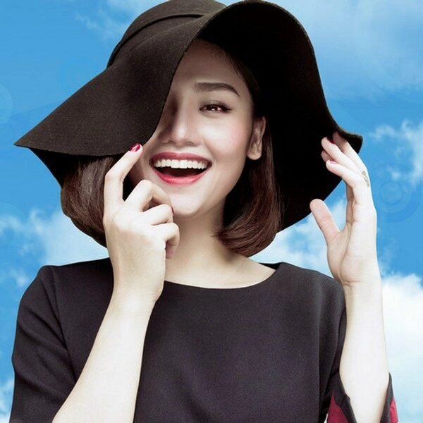 Giả Vờ Nhưng Em Yêu Anh​​ - Miu Lê | Lời bài hát, hợp âm, MV