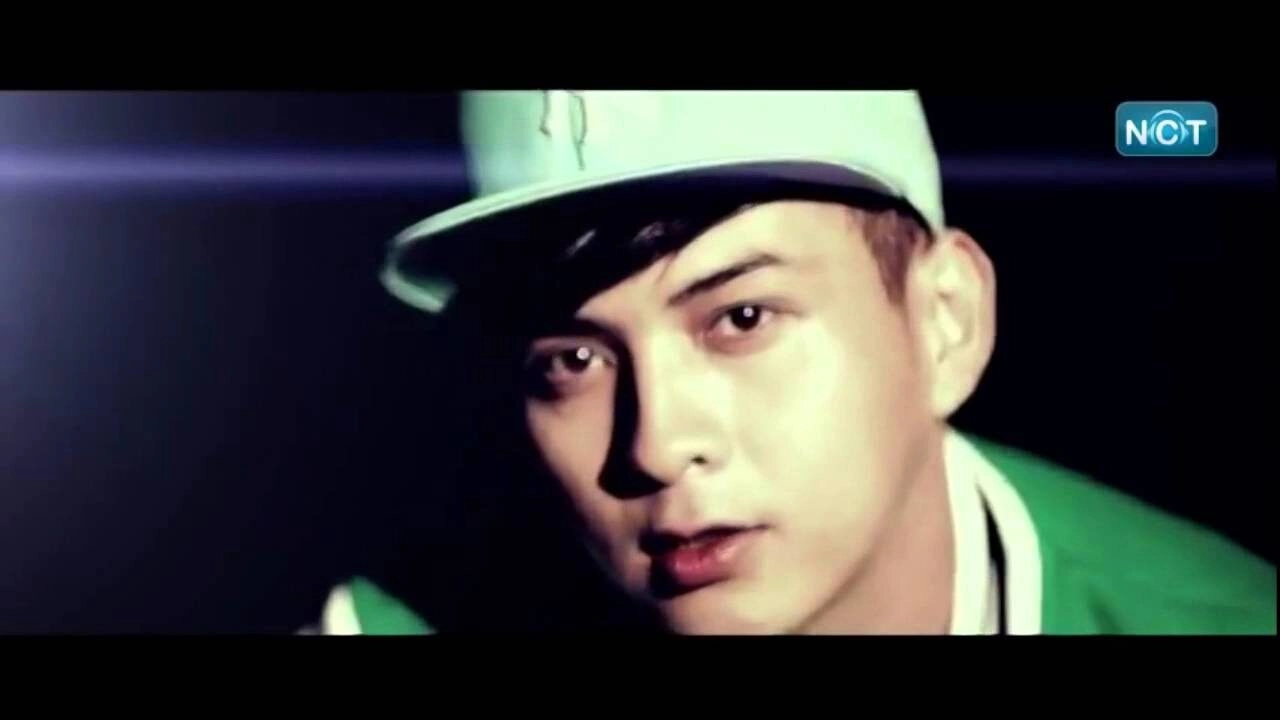 Không Cảm Xúc​​ - Hồ Quang Hiếu | Lời bài hát, hợp âm, MV